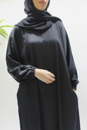 BLACK TEXTURED SATIN ABAYA WITH POCKETS - 1