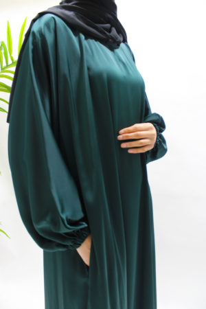 BOTTLE GREEN TEXTURED SATIN ABAYA WITH POCKETS - 1